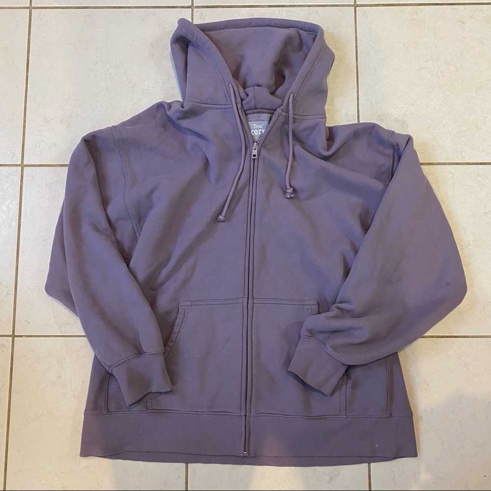 Aritzia hoodie size 3 (oversized fits like a large) only worn a few times